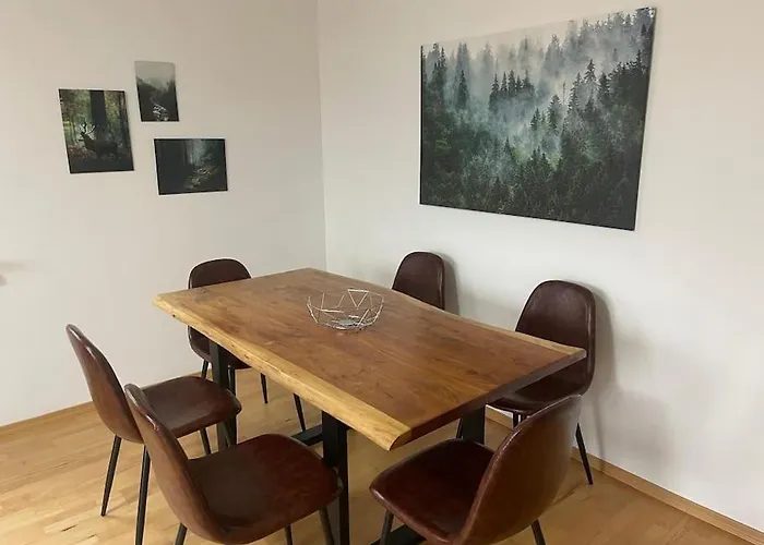 24-7 - Grosse Lejlighed *