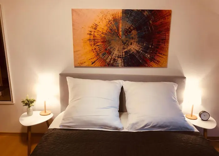 24-7 - Grosse Lejlighed *